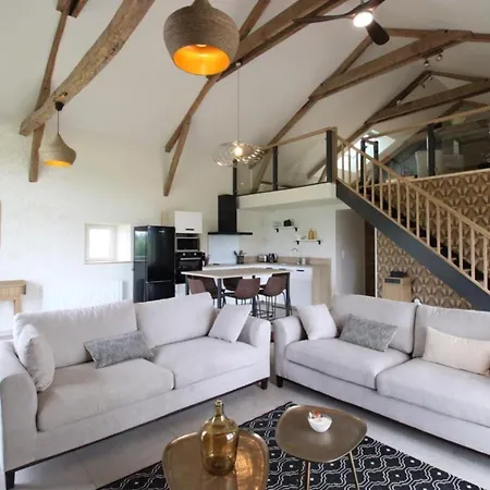 Maison De Charme Avec Privatif Et Terrasse Pres De - Fr-1-742-573 Hébergement de vacances