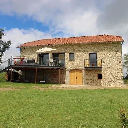 Maison De Charme Avec Privatif Et Terrasse Pres De - Fr-1-742-573 Maurs